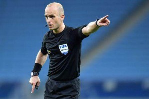 ​约旦裁判执法泰山对阵横滨 VAR裁判来自新加坡