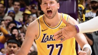 开云入口-东契奇谈绝杀：看到包夹我选择了撤步，我对自己的投篮有信心